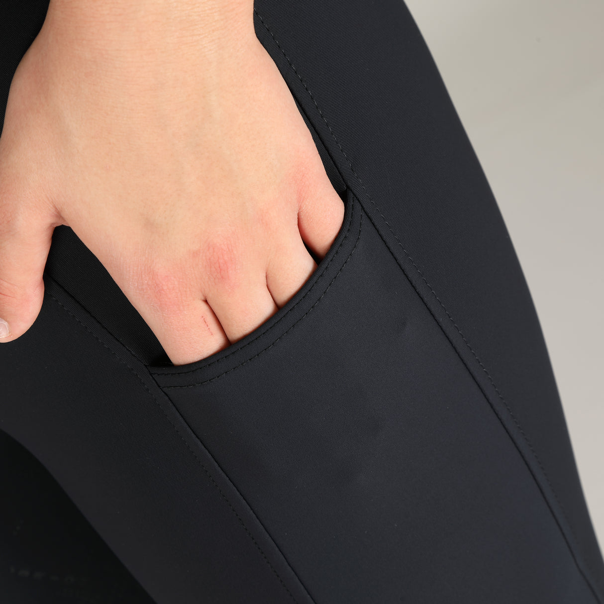 Shires Aubrion Optima Sports Riding Tights #colour_black