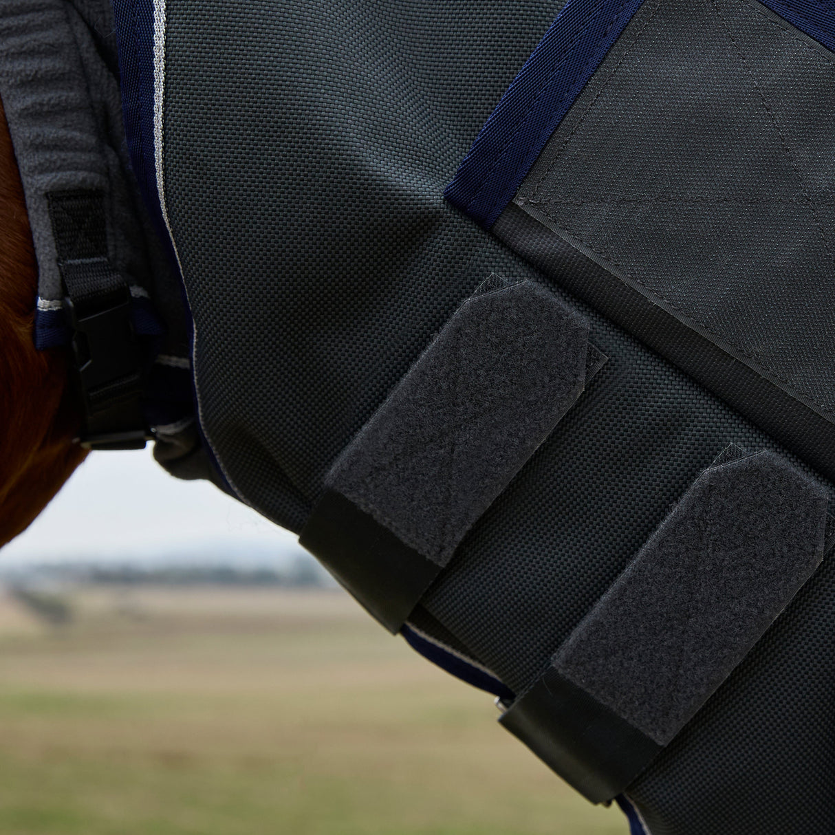 Weatherbeeta Comfitec Ultra 100G Detach-A-Neck Turnout #colour_charcoal