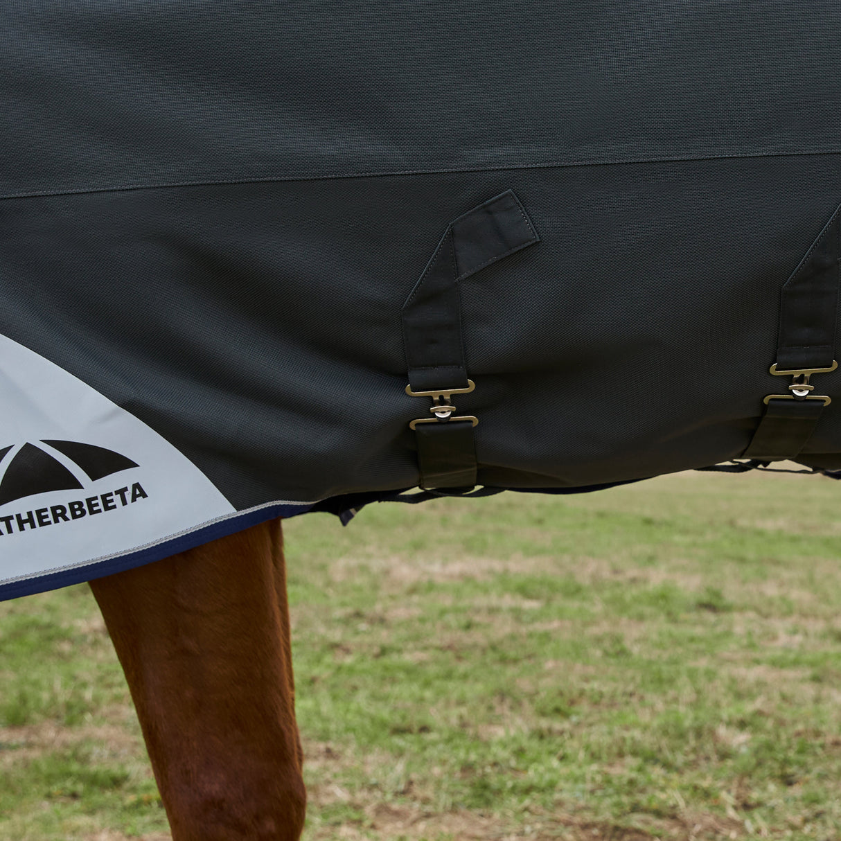 Weatherbeeta Comfitec Ultra 100G Detach-A-Neck Turnout #colour_charcoal