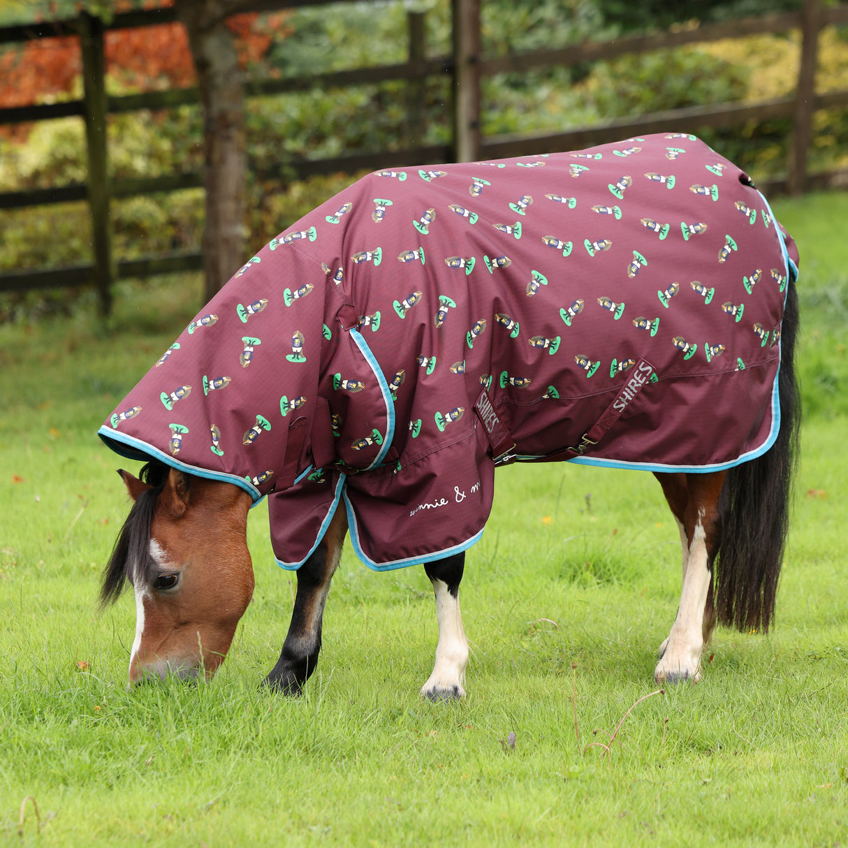 Shires Winnie & Me 200g Turnout Rug #colour_maroon