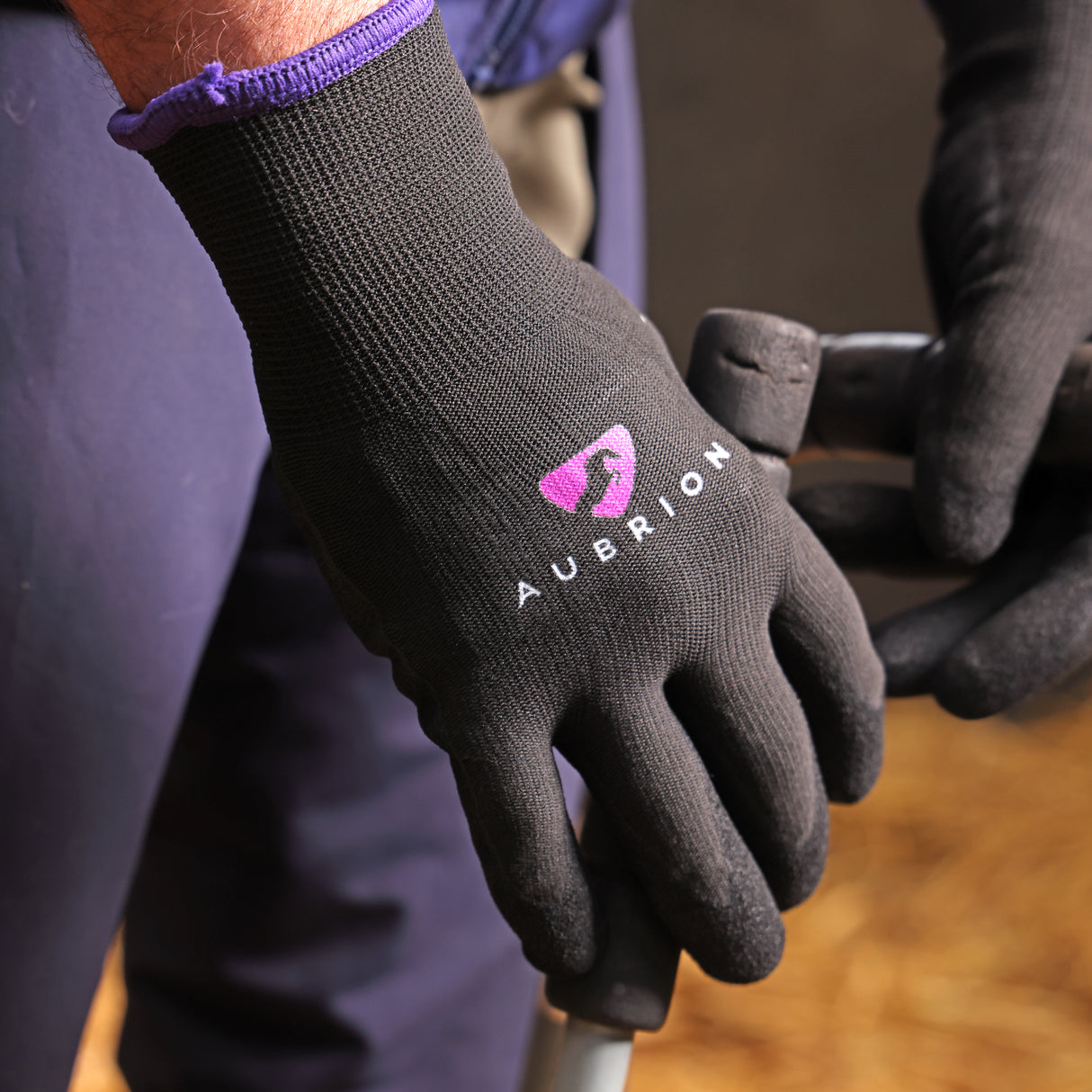 Shires Aubrion All Purpose Winter Yard Gloves #colour_black
