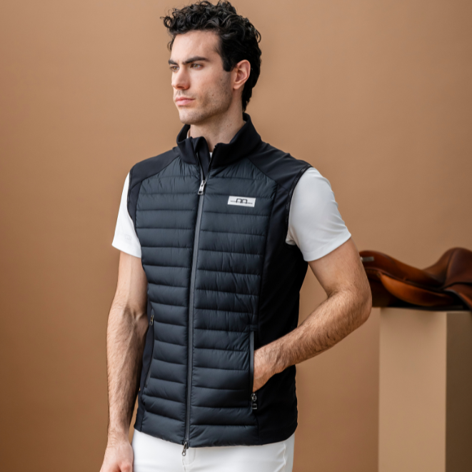 Alessandro Albanese Men's Kari Gilet #colour_core-black