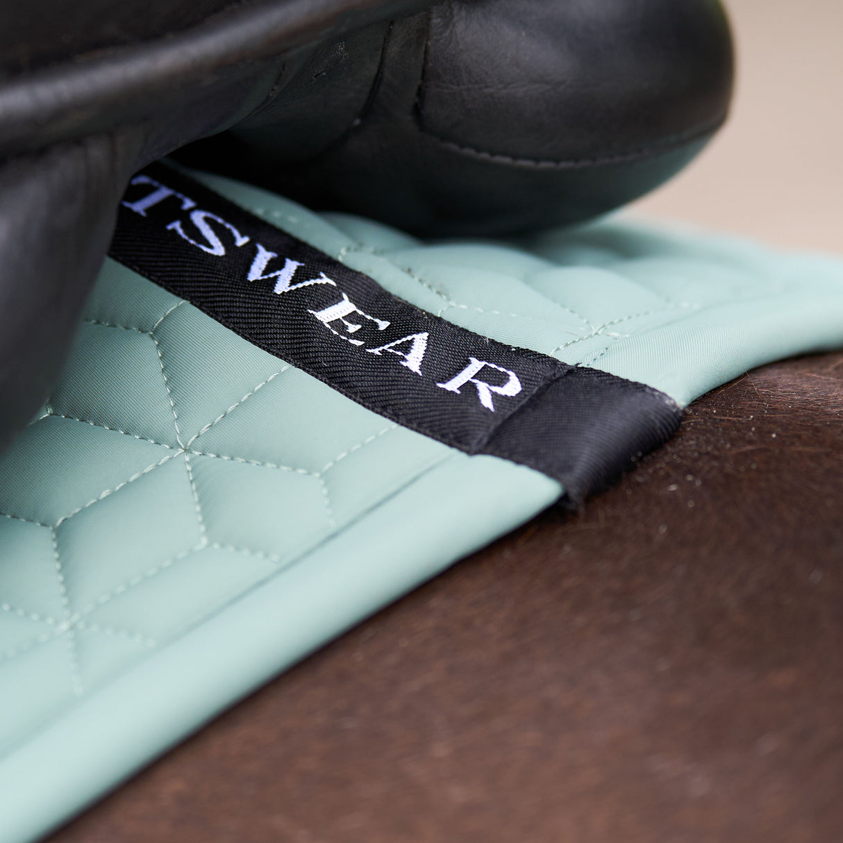 HV Polo Essential GP Saddle Pad #colour_greenery