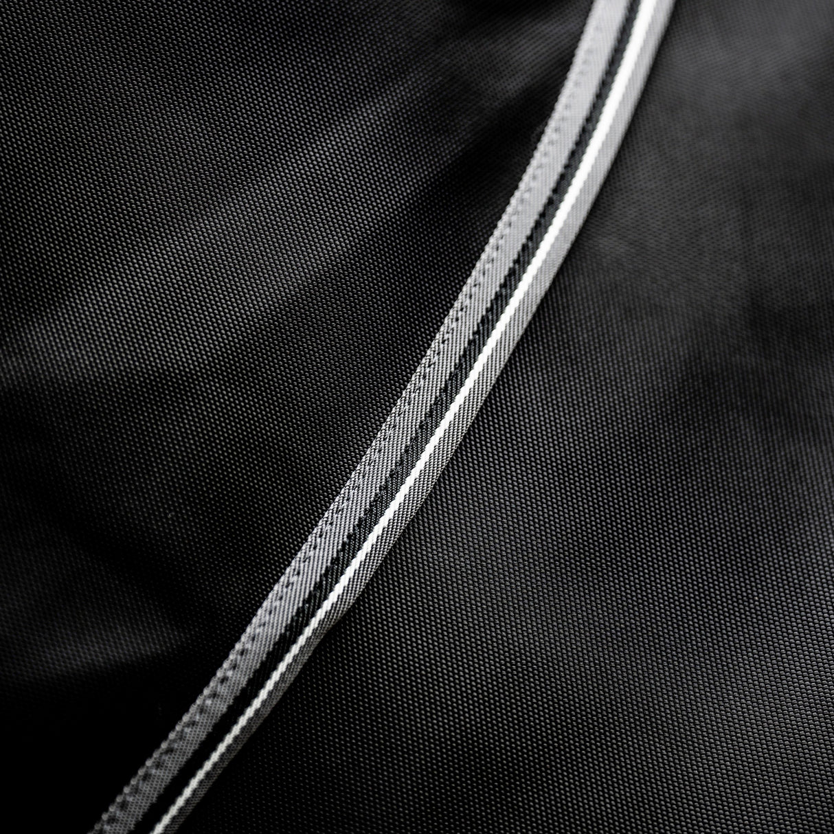 Horseware Ireland Rambo Supreme 1680D Turnout Vari-Layer 250g #colour_black-thunderstorm-grey-silver