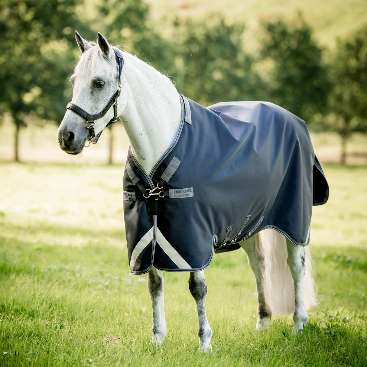 Horseware Ireland Rambo 1680D 450g Vari-Layer Turnout Rug #colour_navy-thunderstorm-grey-silver
