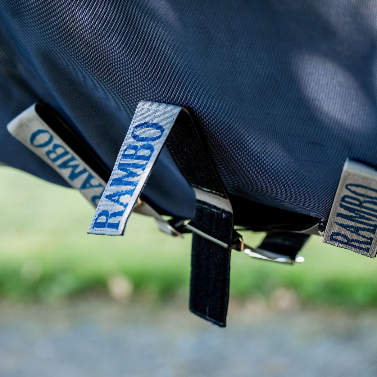 Horseware Ireland Rambo 1680D 100g Turnout Rug #colour_navy-thunderstorm-grey-silver