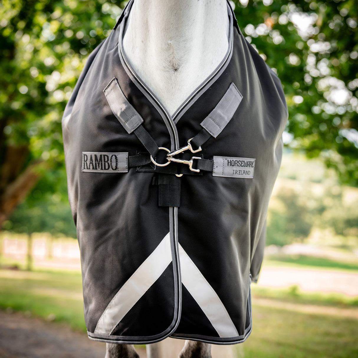 Horseware Ireland Rambo 1680D 450g Vari-Layer Turnout Rug #colour_black-thunderstorm-grey-silver