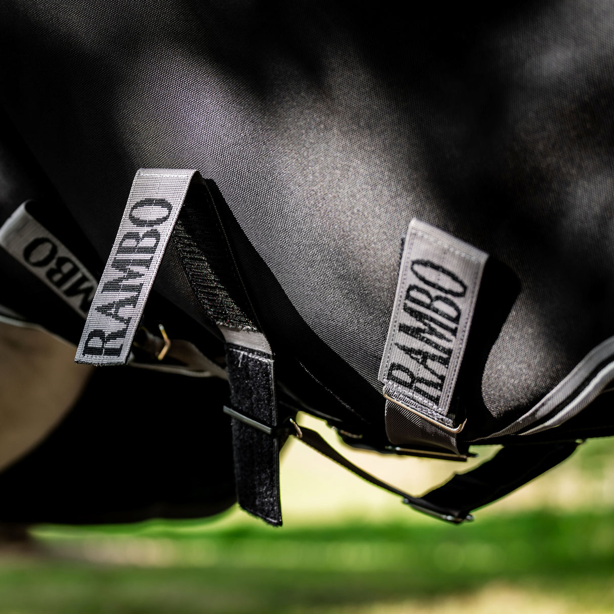 Horseware Ireland Rambo 1680D 450g Vari-Layer Turnout Rug #colour_black-thunderstorm-grey-silver