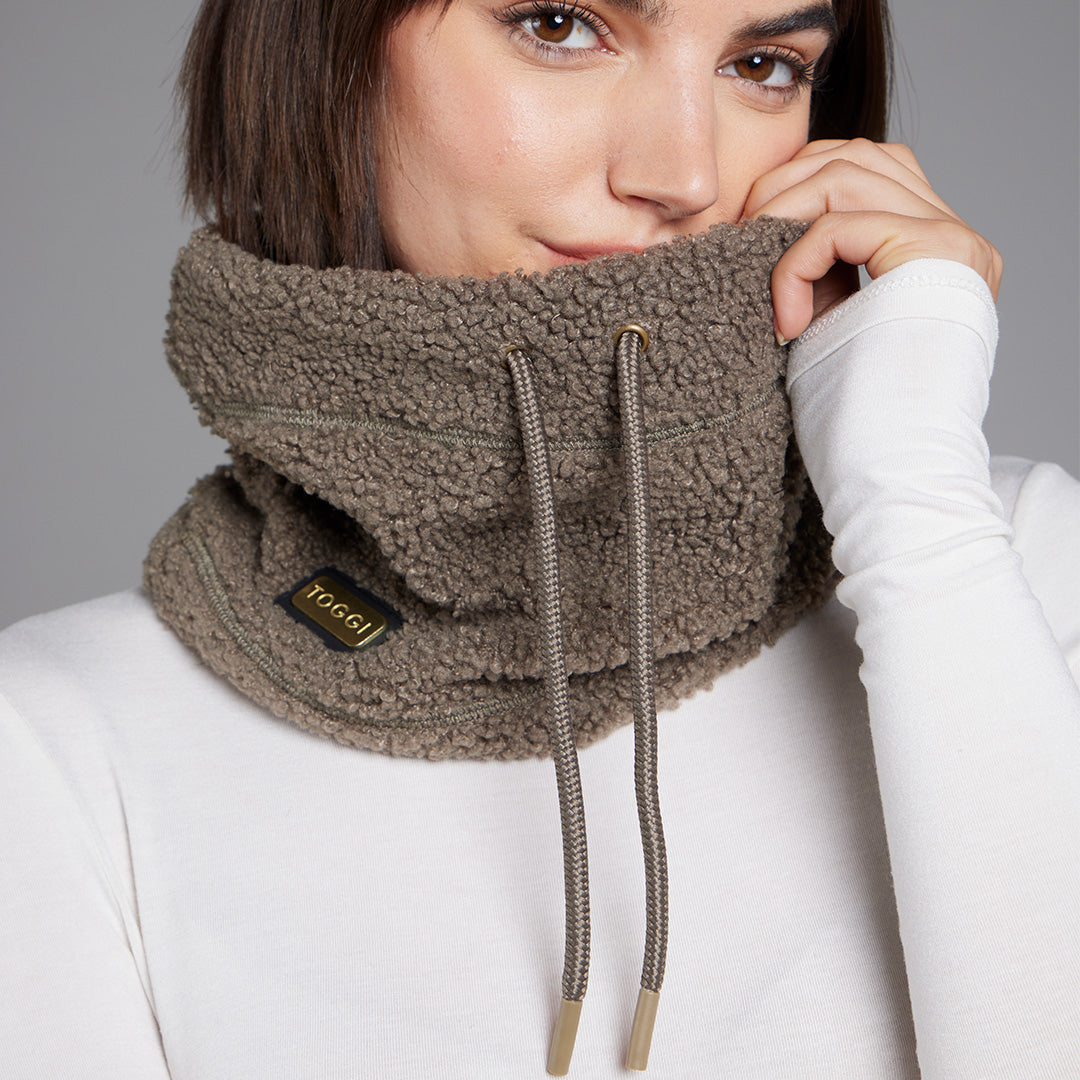 Toggi Bondleigh Fleece Snood #colour_truffle