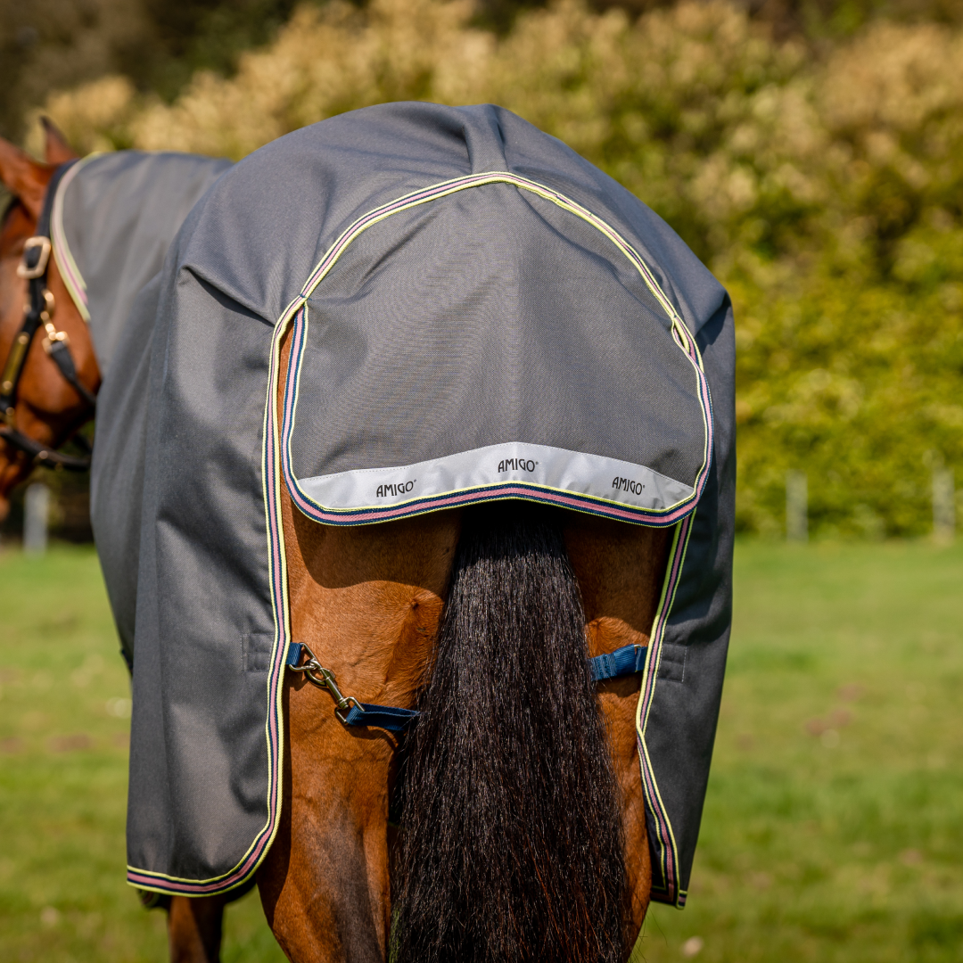 Horseware Ireland Amigo Bravo 12 Plus Bundle V-Front 50g Turnout Rug #colour_dark-shadow-navy-rose