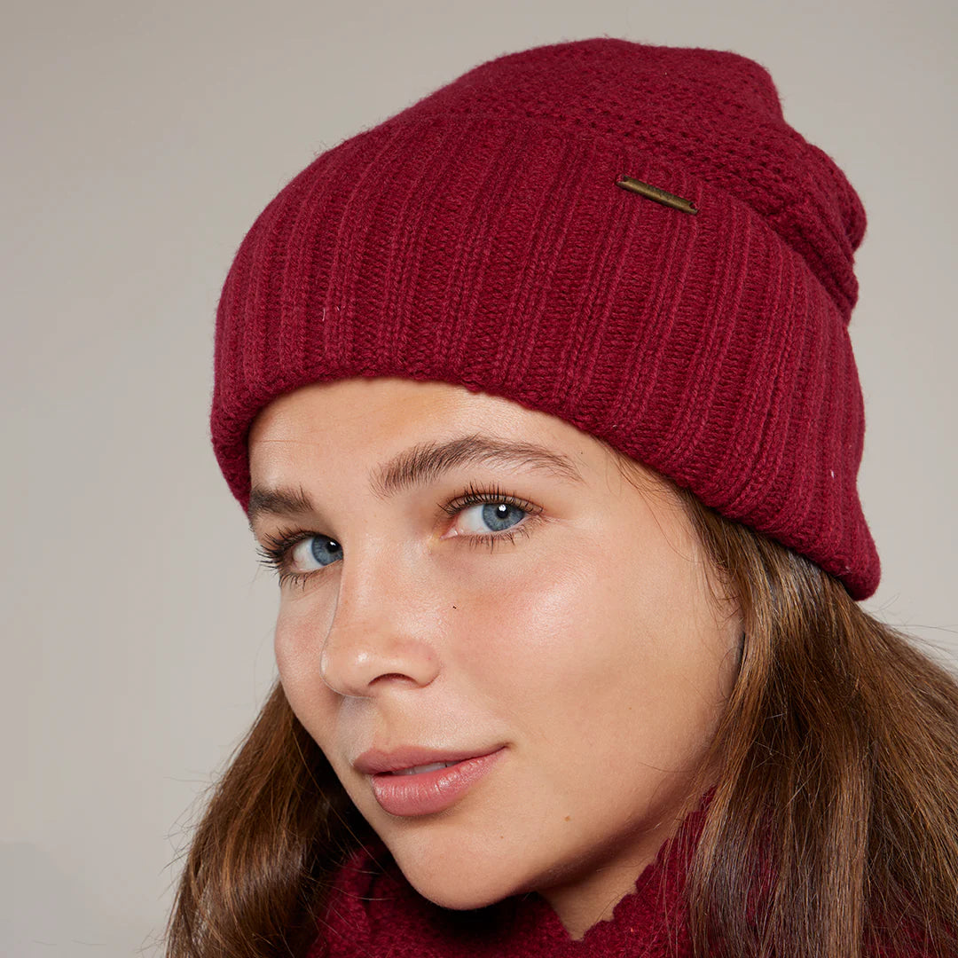 Toggi Thornton Knitted Bobble Hat #colour_pomegranate