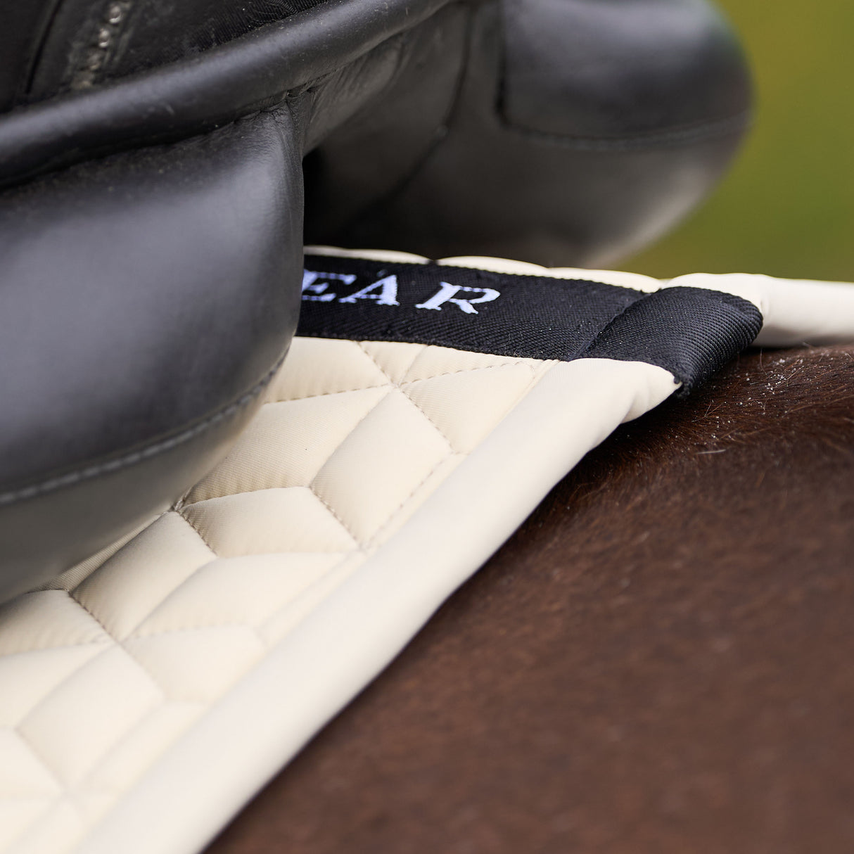 HV Polo Essential GP Saddle Pad #colour_cashmere