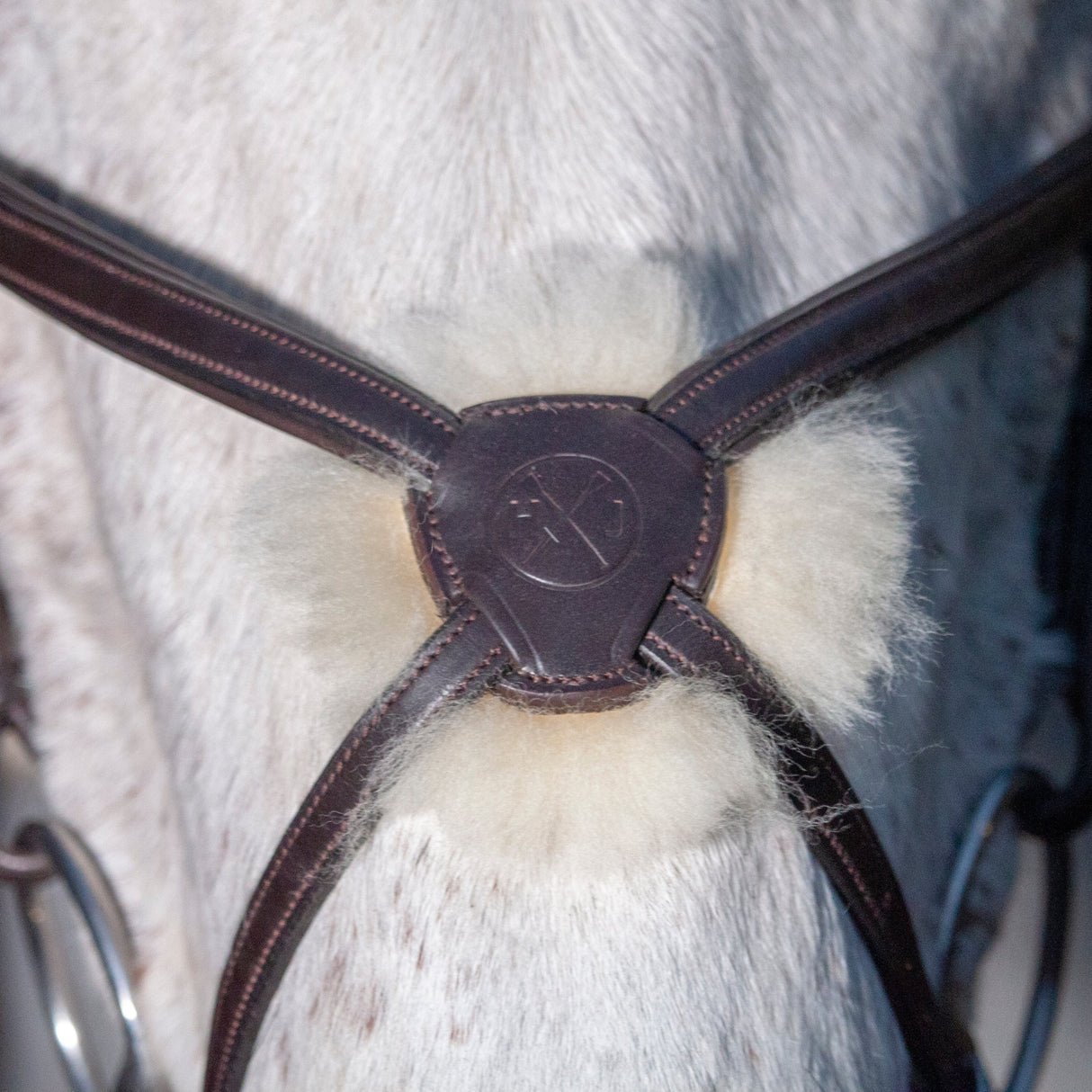 Henry James Figure 8 Sheepskin Grackle Noseband #colour_havana-brown