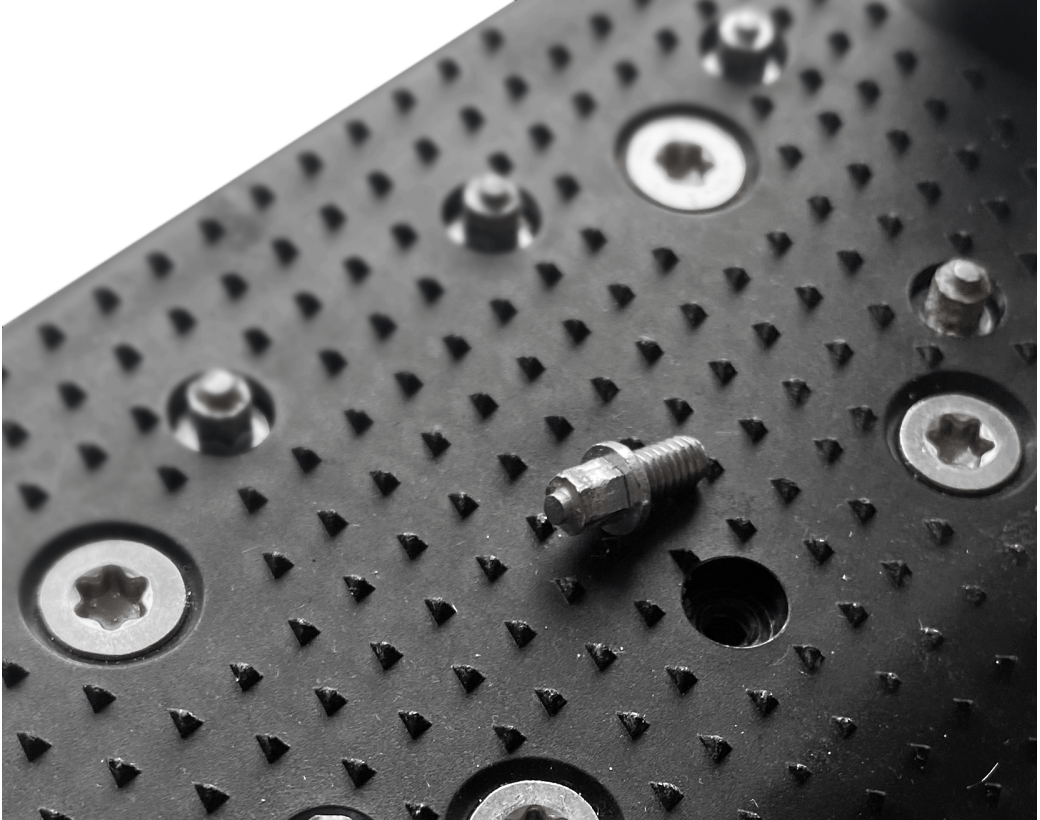 Freejump Pro Kit (1 key+18 studs)