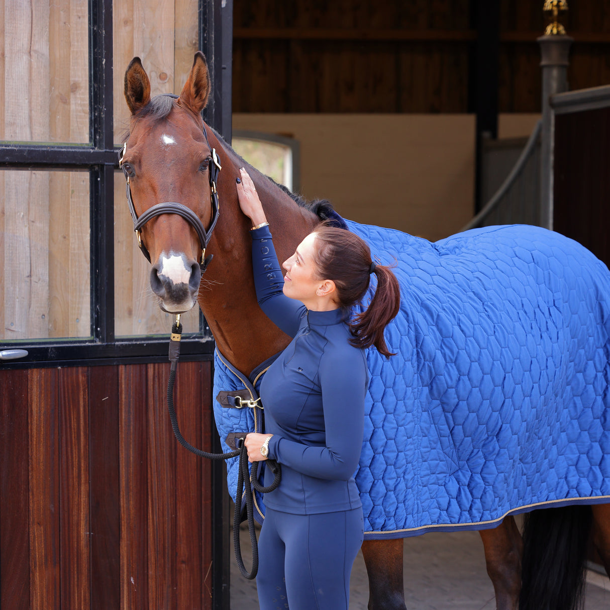 Shires Deluxe Quilted Show Rug #colour_navy
