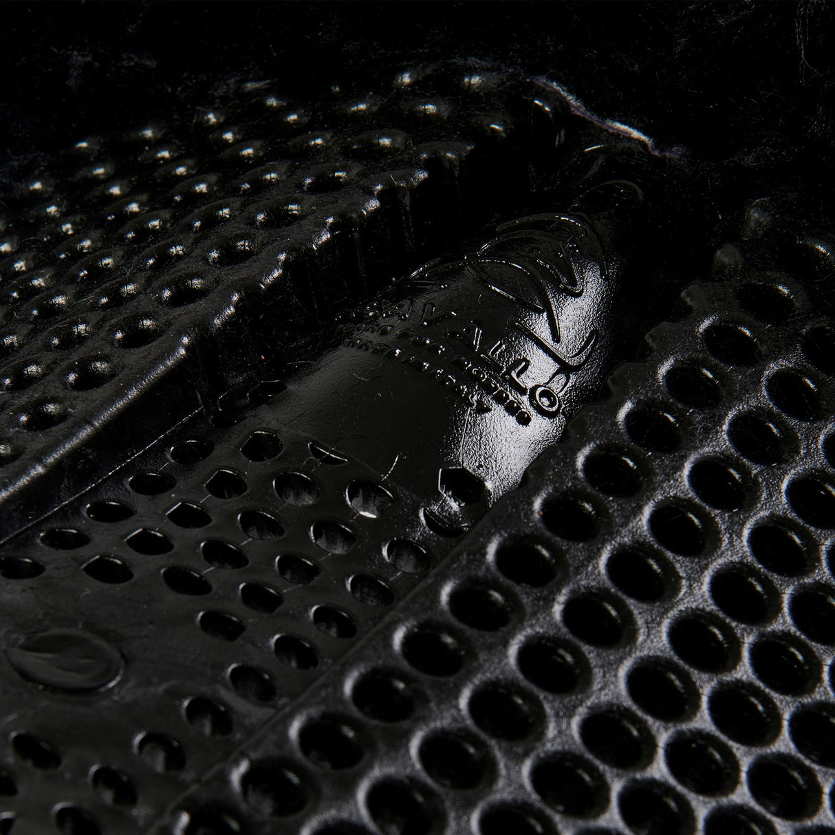 Acavallo Gel Ns-S Classic-S Cut-Out Rear Riser #colour_black-black