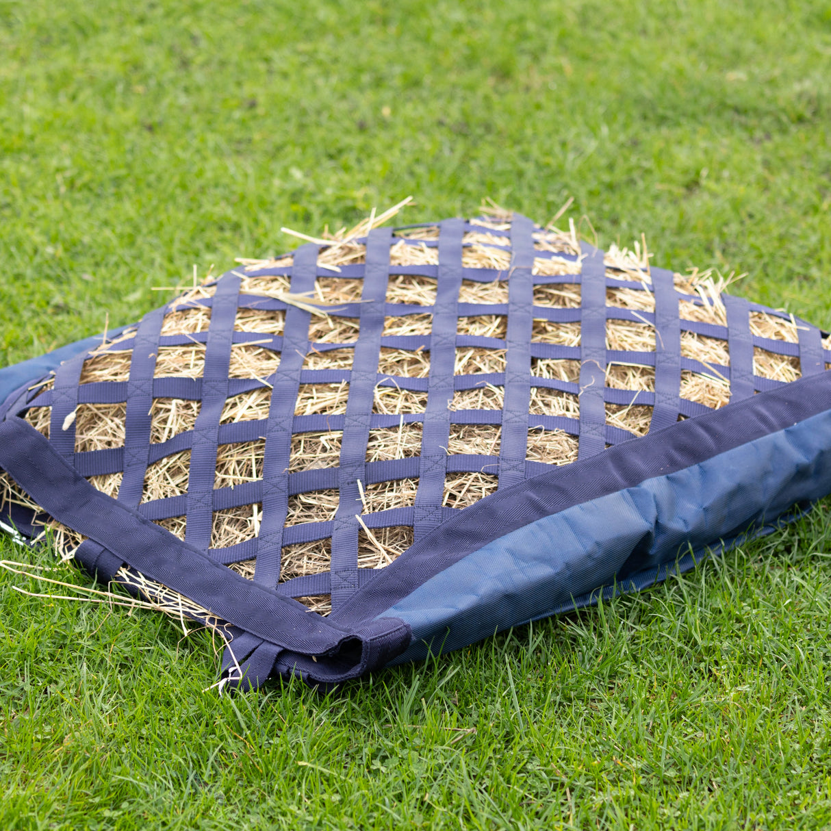 Hy Equestrian Slow Flow Diamond Hay Bag #colour_navy