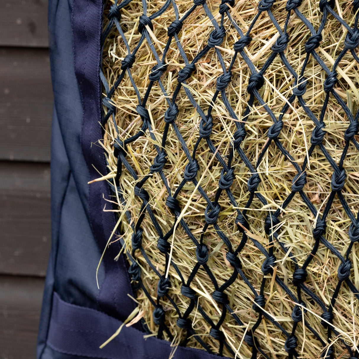 Hy Equestrian Slow Flow Pillow Hay Net #colour_navy