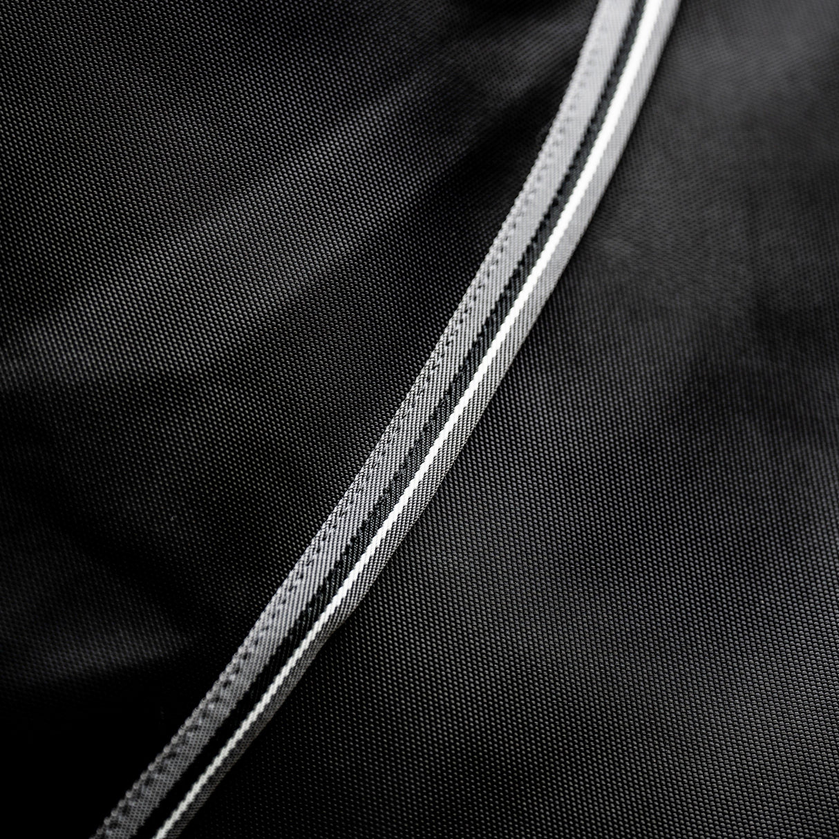 Horseware Ireland Rambo Supreme 1680D Turnout Plus 50g #colour_black-thunderstorm-grey-silver