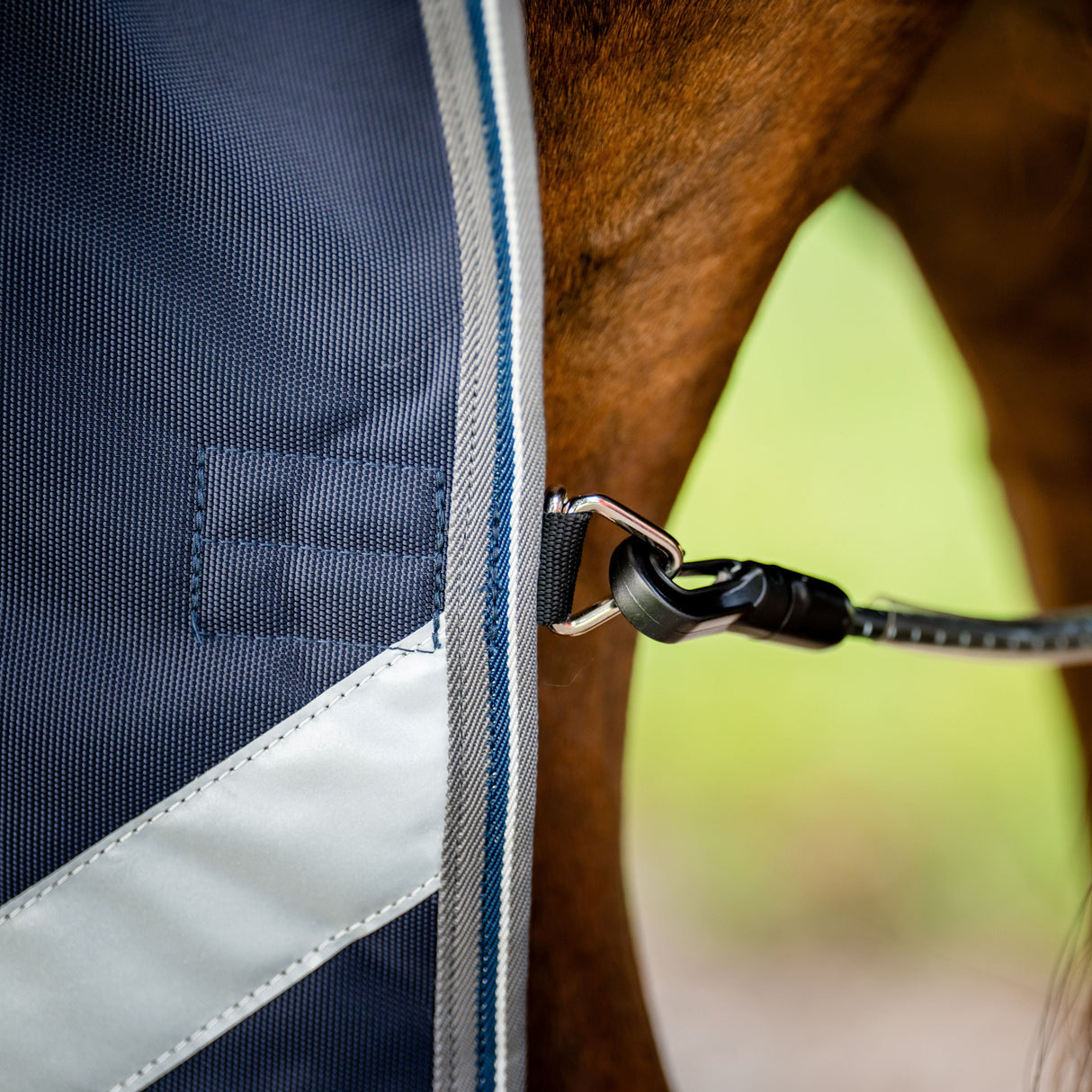 Horseware Ireland Rambo 1680D 450g Vari-Layer Turnout Rug #colour_navy-thunderstorm-grey-silver