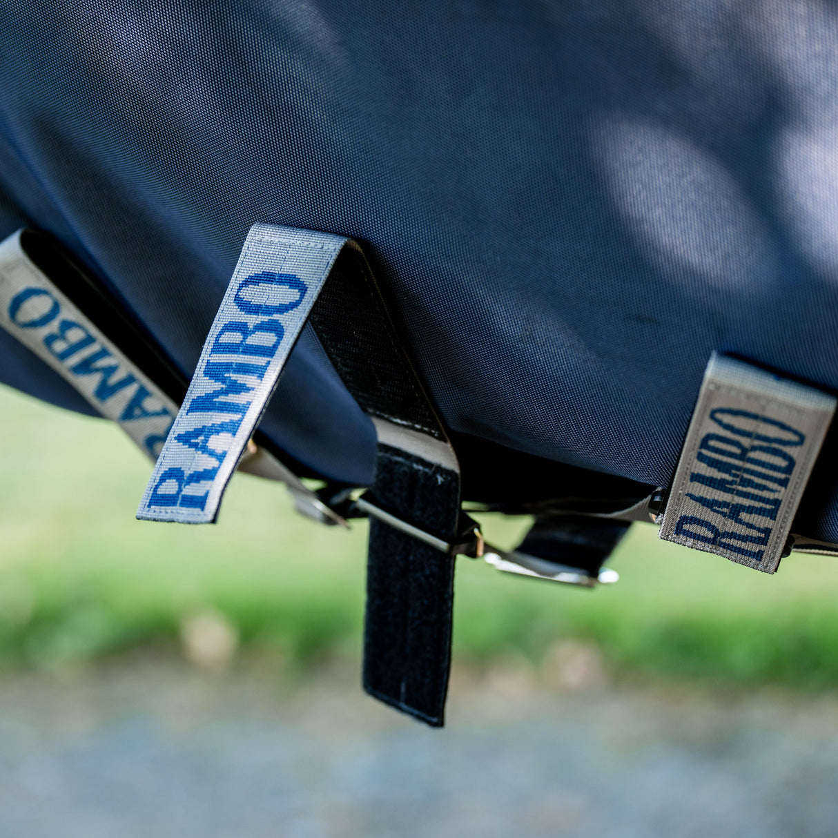 Horseware Ireland Rambo 1680D 450g Vari-Layer Turnout Rug #colour_navy-thunderstorm-grey-silver