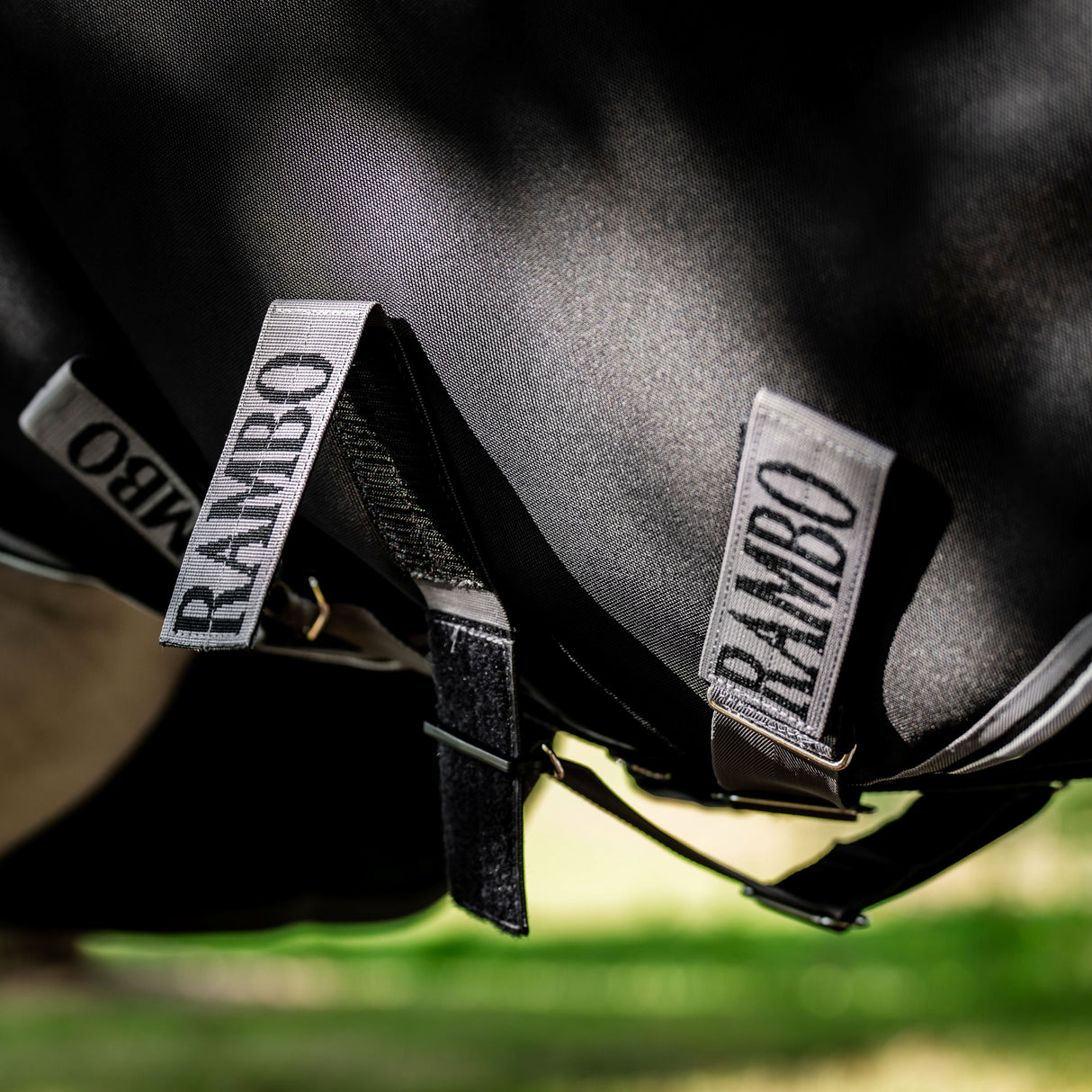 Horseware Ireland Rambo 1680D 50g Turnout Rug #colour_black-thunderstorm-grey-silver