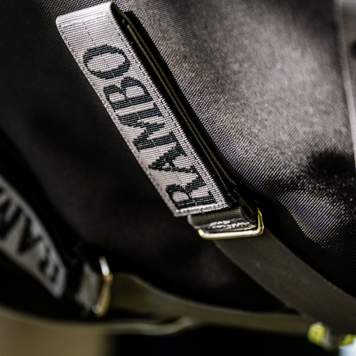 Horseware Ireland Rambo 1680D 100g Turnout Rug #colour_black-thunderstorm-grey-silver