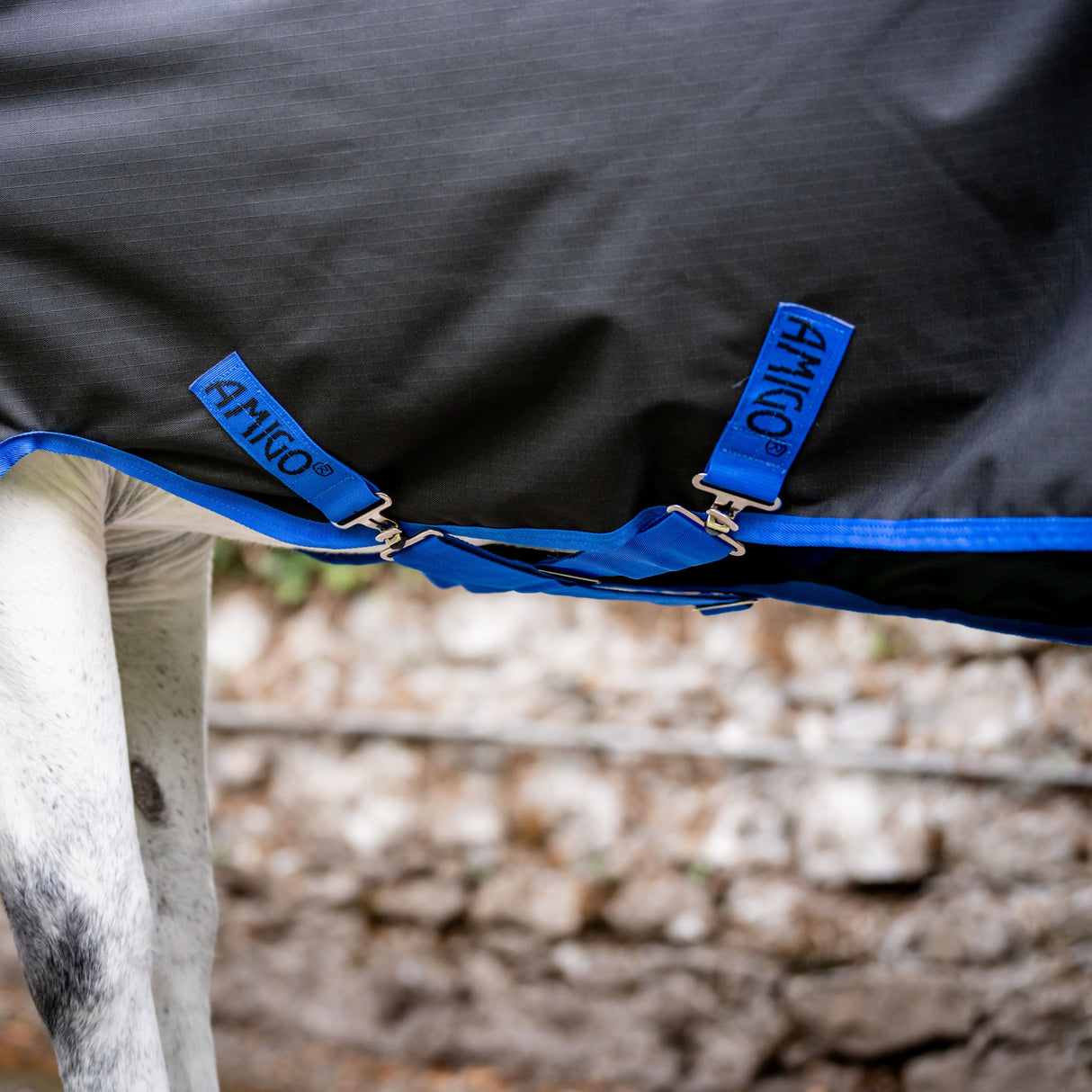 Horseware Ireland Amigo Ripstop 900D 200g Turnout Rug #colour_black-classic-blue