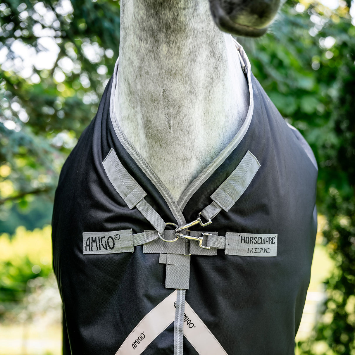 Horseware Ireland Amigo 1200D XL 150g Turnout Rug #colour_black-titanium-grey-silver