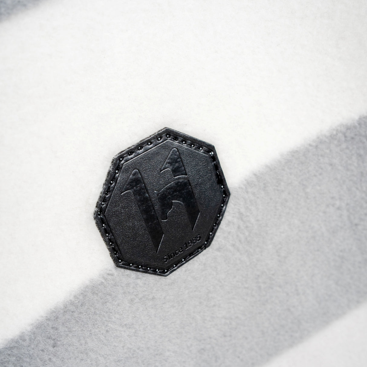 Horseware Ireland Newmarket Fleece Blanket #colour_whitney-charcoal