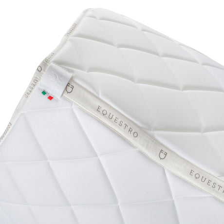 Jumping saddle pad with multicolor logo