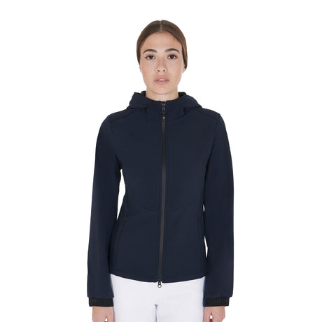 Women's slim fit softshell jacket with concealed pockets